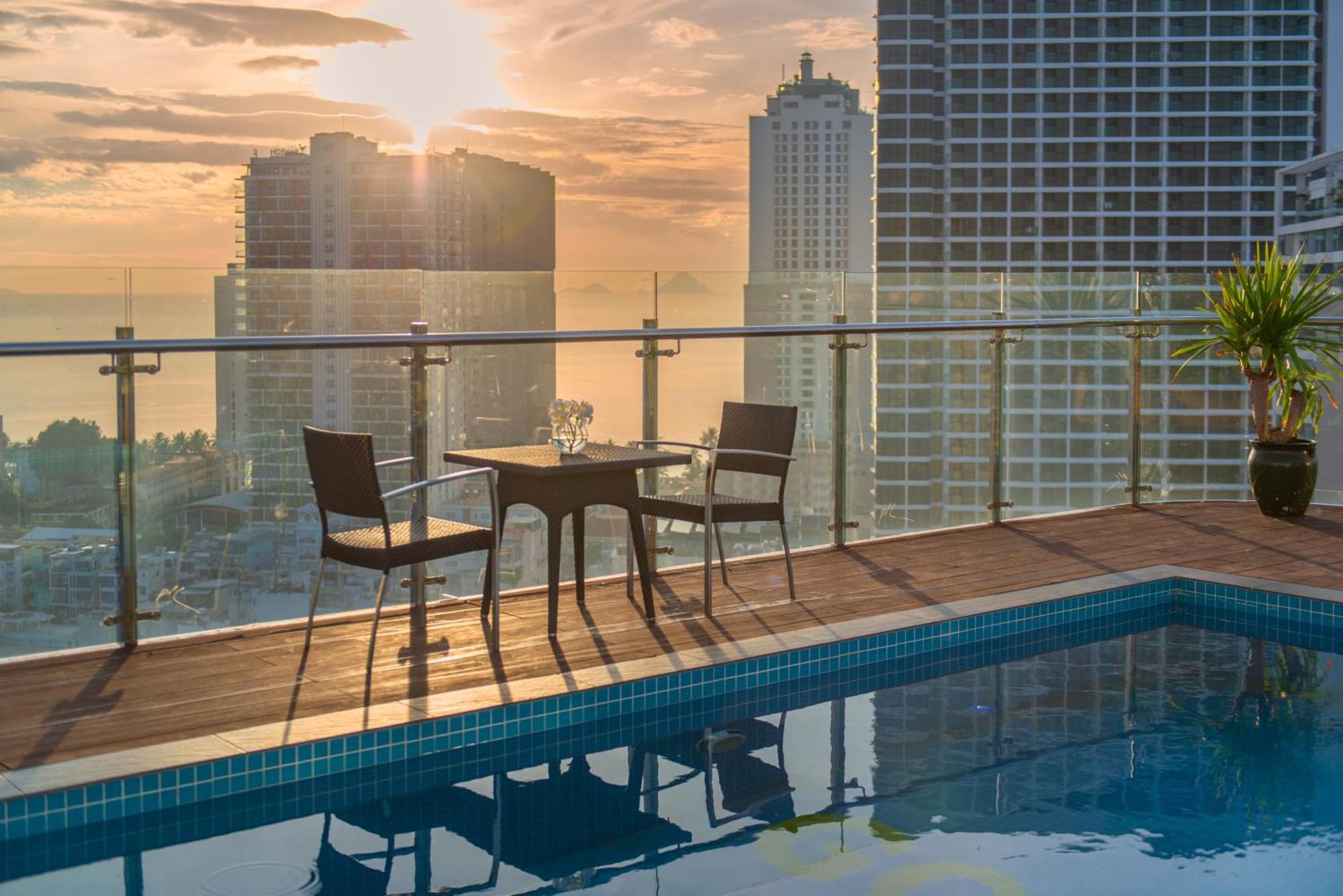 Goldcoast Hotel Nha Trang Buitenkant foto