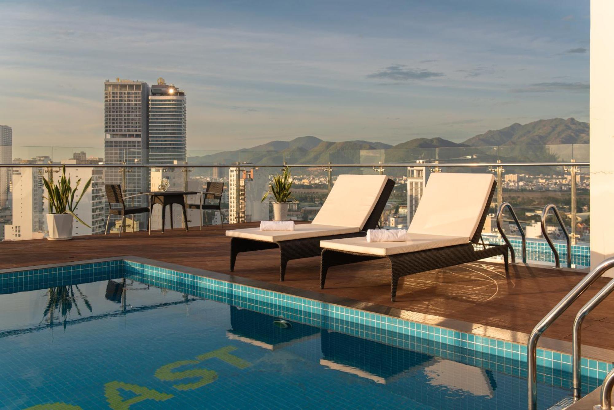Goldcoast Hotel Nha Trang Buitenkant foto