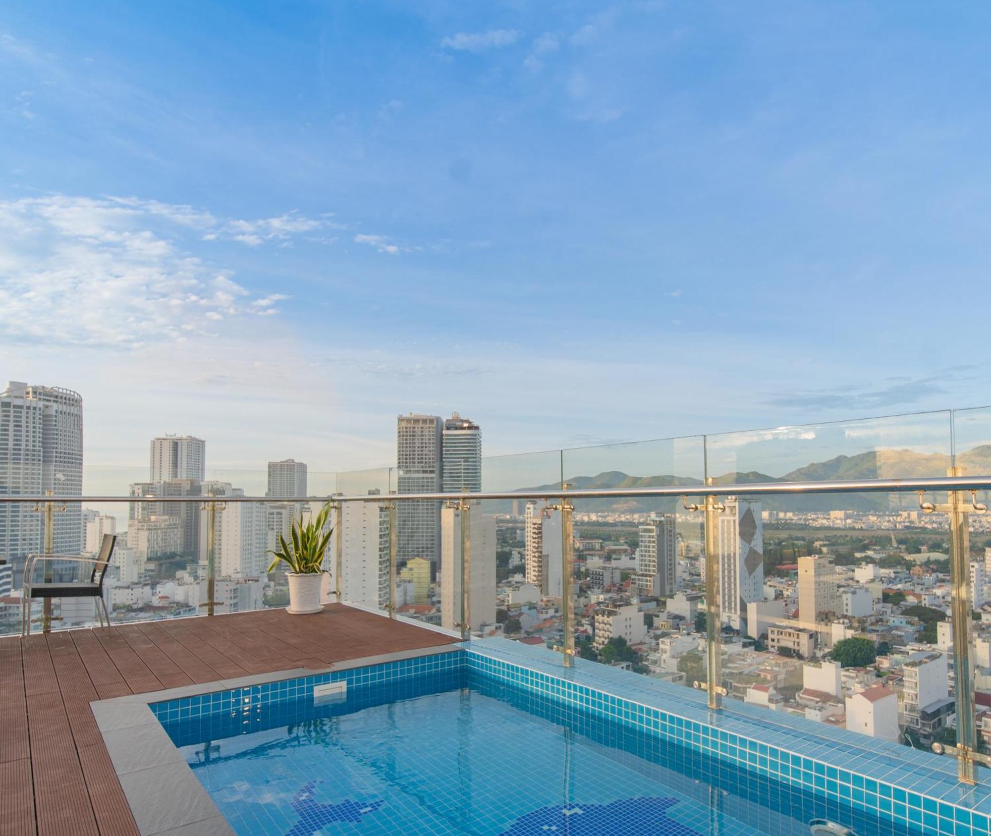 Goldcoast Hotel Nha Trang Buitenkant foto