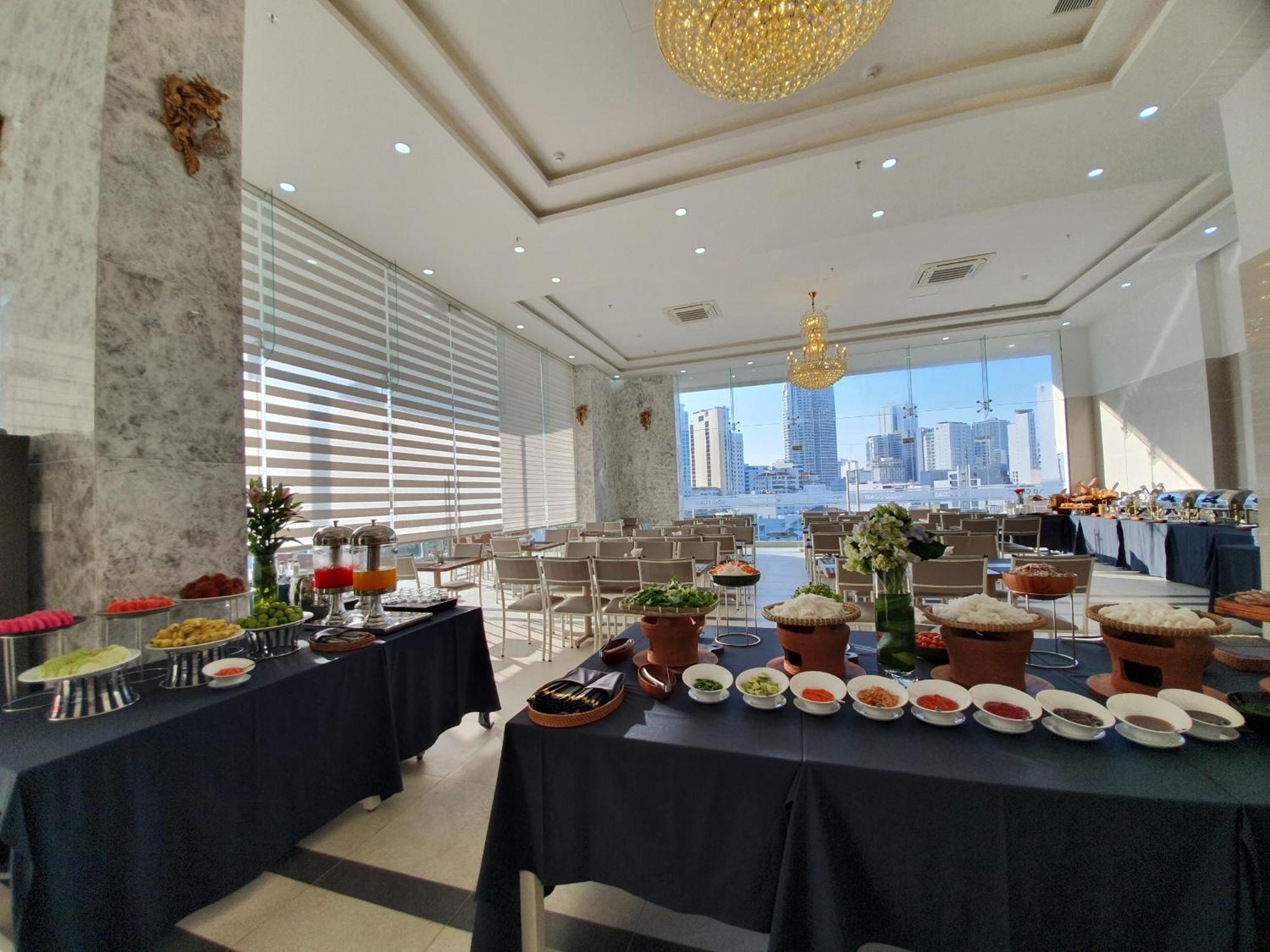 Goldcoast Hotel Nha Trang Buitenkant foto